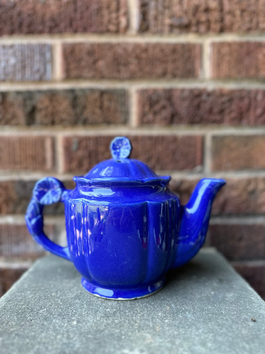 Shawnee Rosette Tea Pot